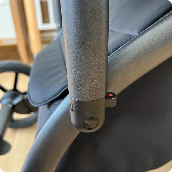 Система амортизации SAS включает 4 амортизатора, установленных на заднем шасси и по центру рамы.